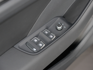 201830 Limousine 35 TFSIr(sh) {܇ƅ^(q)	