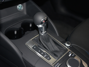 201830 Limousine 35 TFSIr(sh) QU