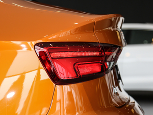 201830 Limousine 35 TFSIr ^