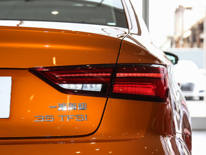 201830 Limousine 35 TFSIr(sh) β