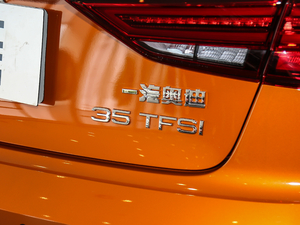 201830 Limousine 35 TFSIr ^