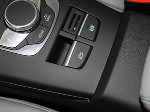 201830 Limousine 35 TFSIr v܇Ƅ