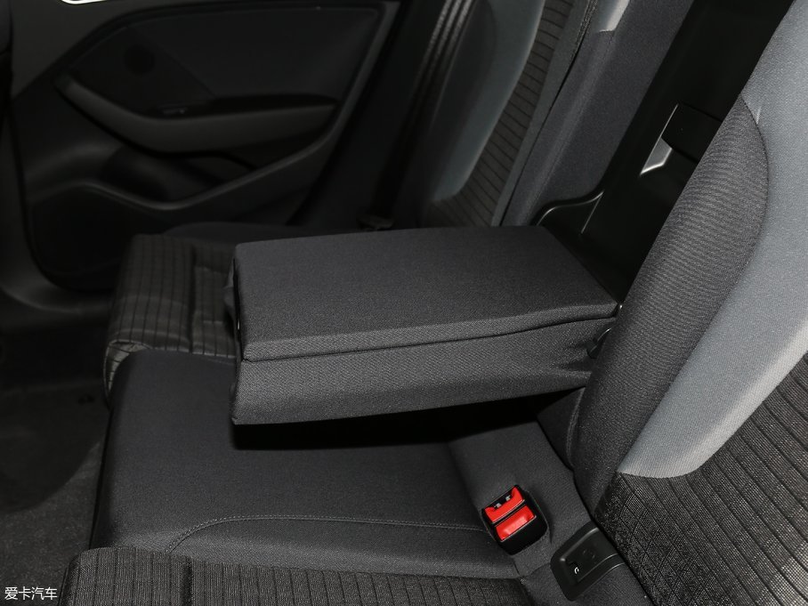 2018��W��A3 30����� Sportback 35 TFSI�\����