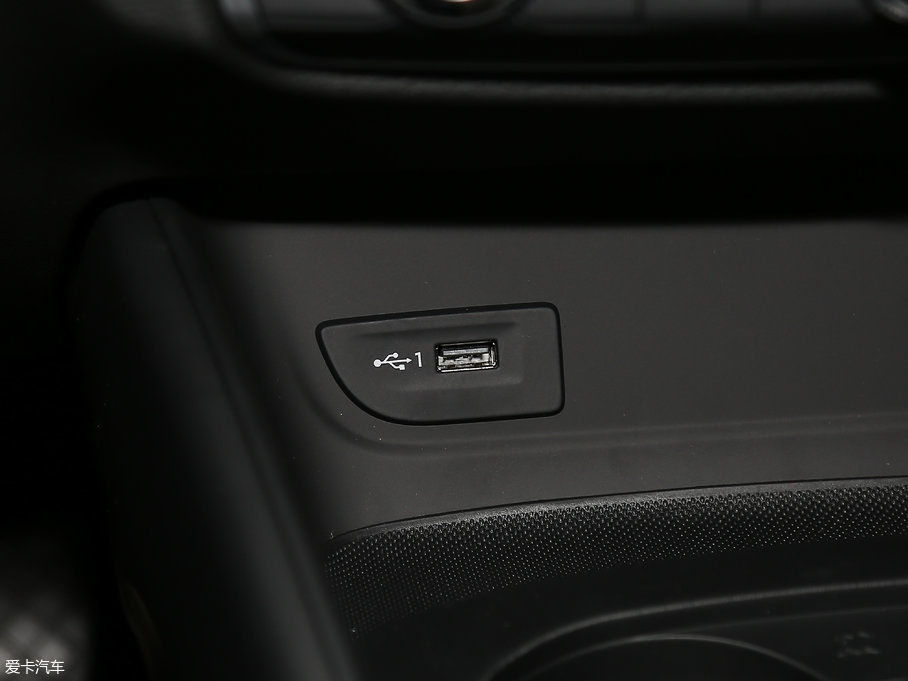 2018��W��A3 30����� Sportback 35 TFSI�\����