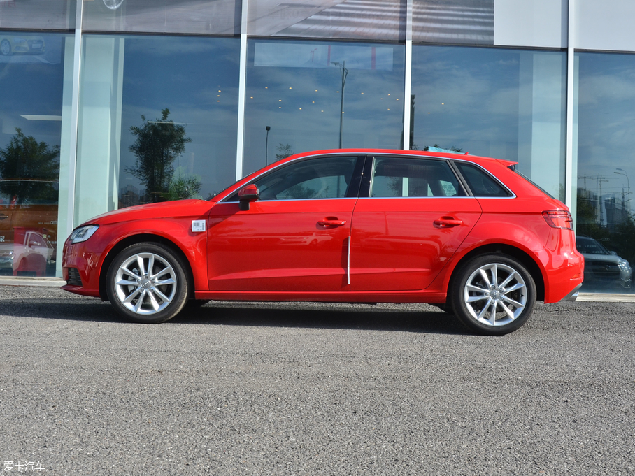 2018WA3 30 Sportback 35 TFSIMȡ