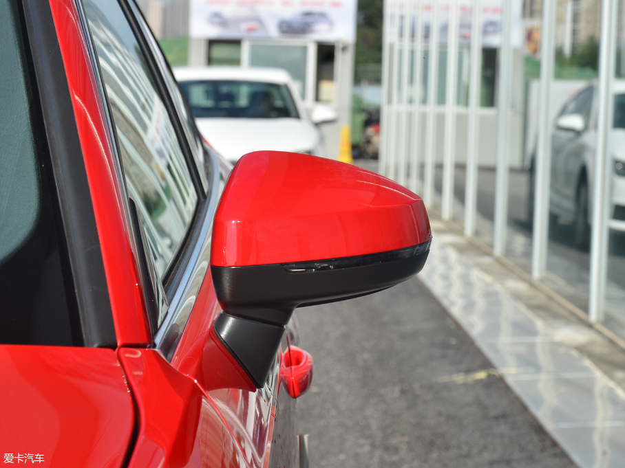 2018WA3 30 Sportback 35 TFSIM(jn)ȡ