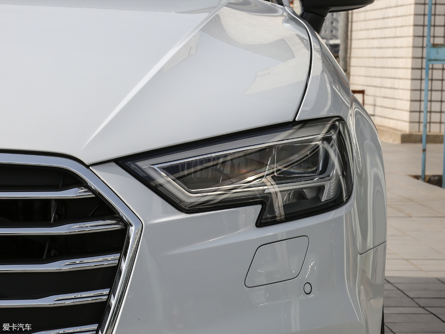 2018WA3 30 Sportback 40 TFSIL