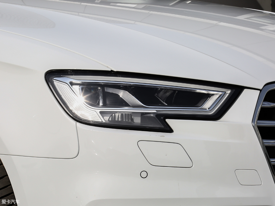 2018WA3 30 Sportback 40 TFSIL(fng)