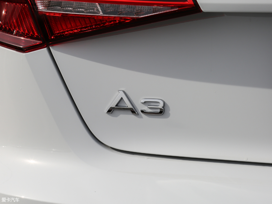 2018WA3 30 Sportback 40 TFSIL