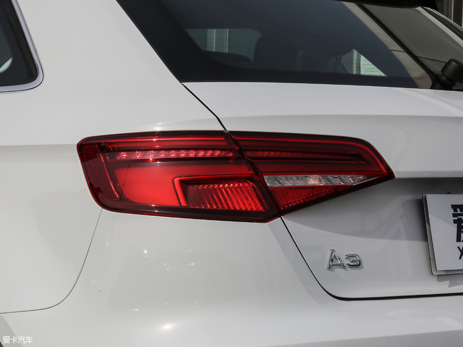 2018WA3 30 Sportback 40 TFSIL