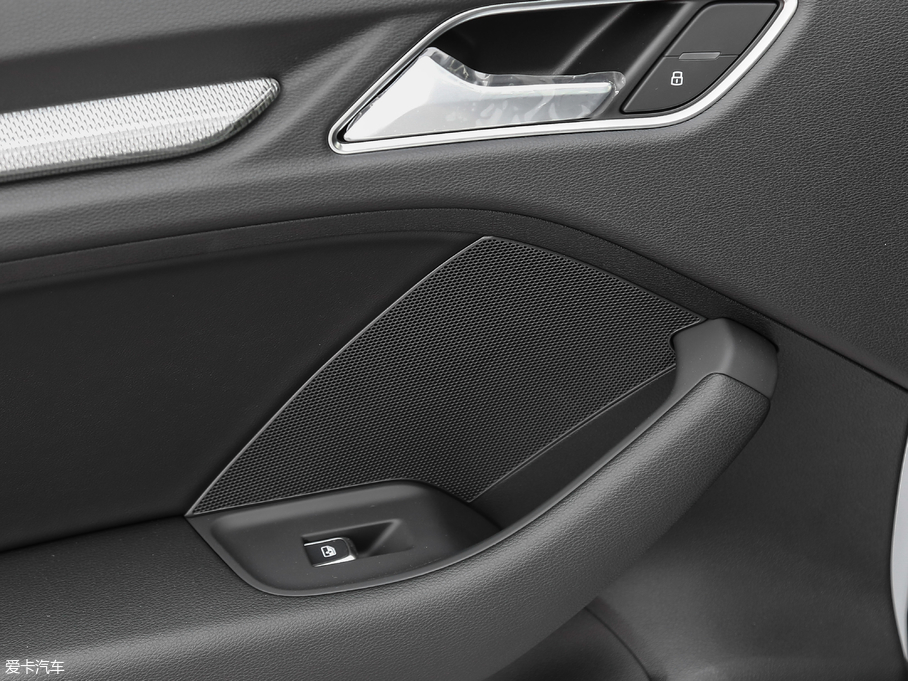 2018WA3 30 Sportback 40 TFSIL(fng)