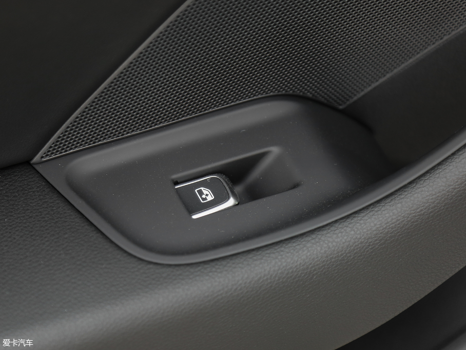 2018?yun)WA3 30 Sportback 40 TFSIL(fng)