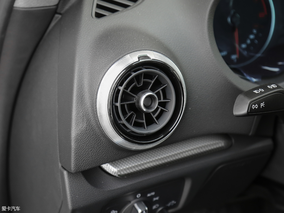 2018WA3 30 Sportback 40 TFSIL