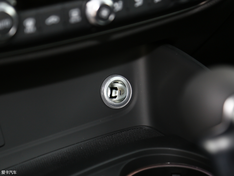 2018WA3 30 Sportback 40 TFSIL(fng)