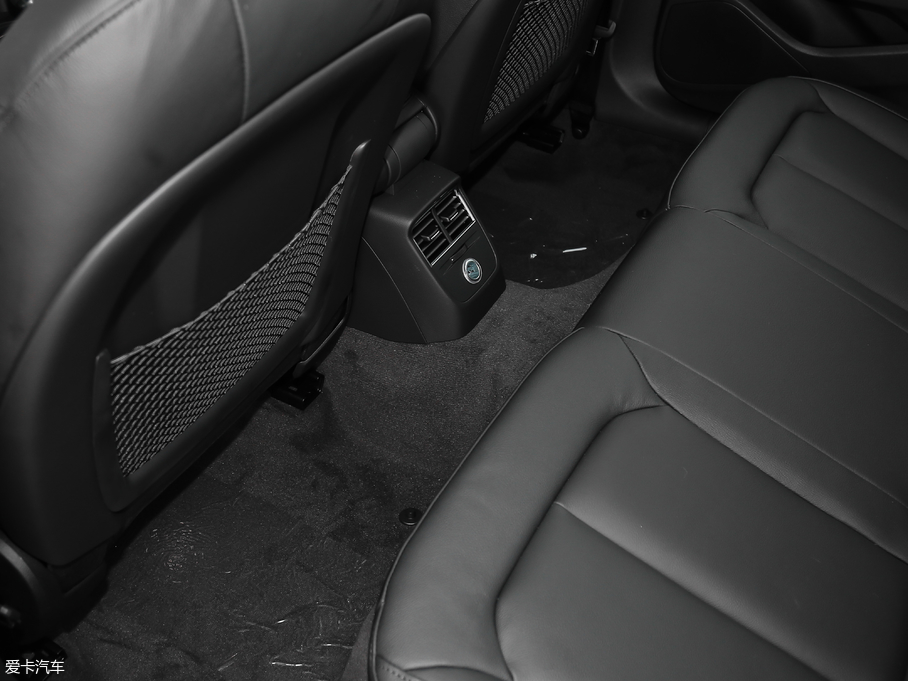 2018WA3 30 Sportback 40 TFSIL(fng)