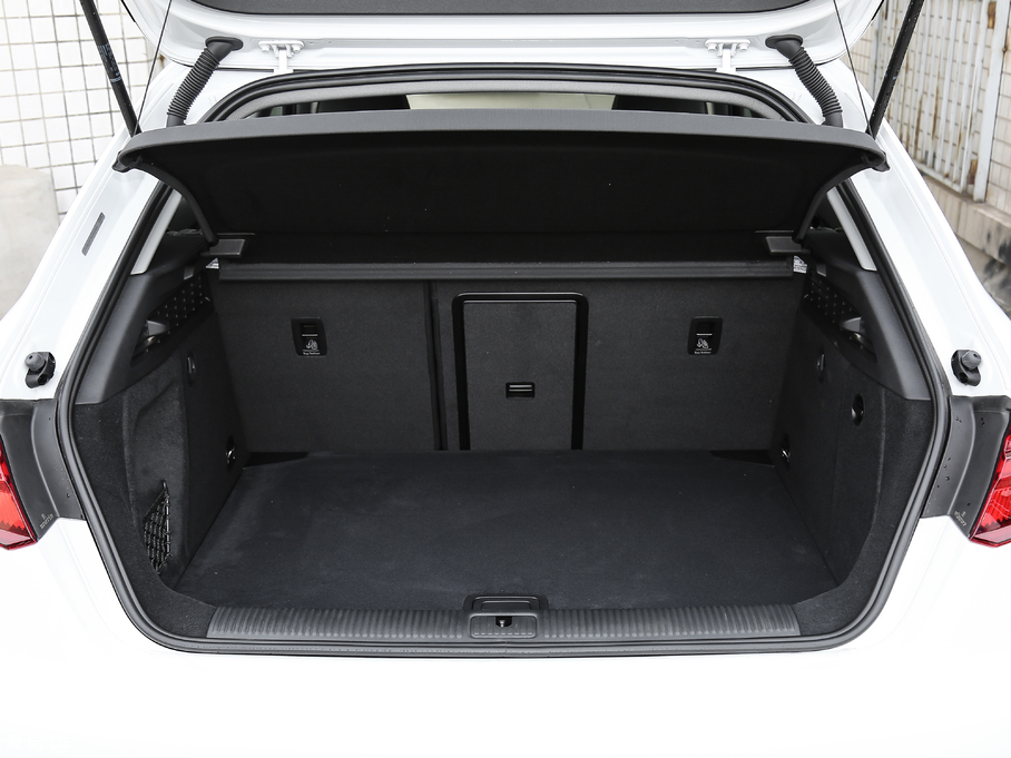 2018?yun)WA3 30 Sportback 40 TFSIL(fng)