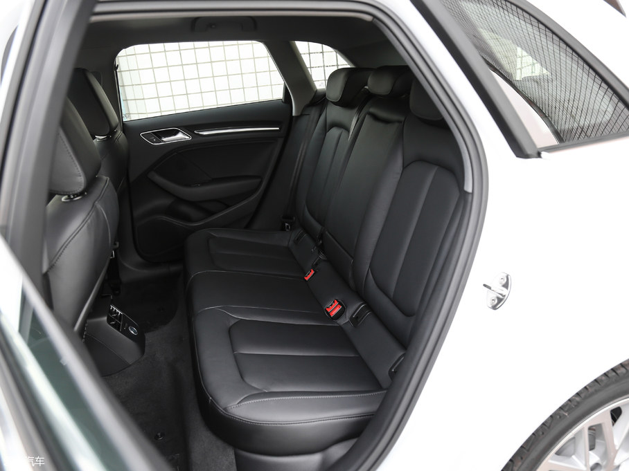 2018?yun)WA3 30 Sportback 40 TFSIL(fng)