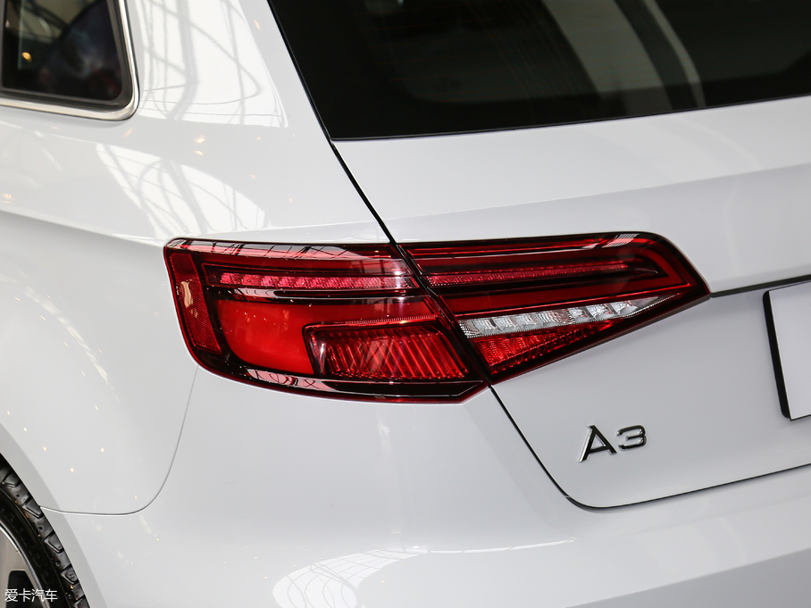 2018WA3 30 Sportback 40 TFSI\