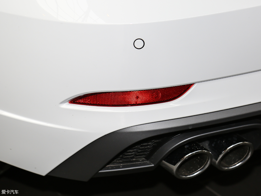 2018��W��A3 30����� Sportback 40 TFSI�\����