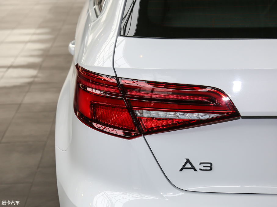 2018WA3 30 Sportback 40 TFSI\