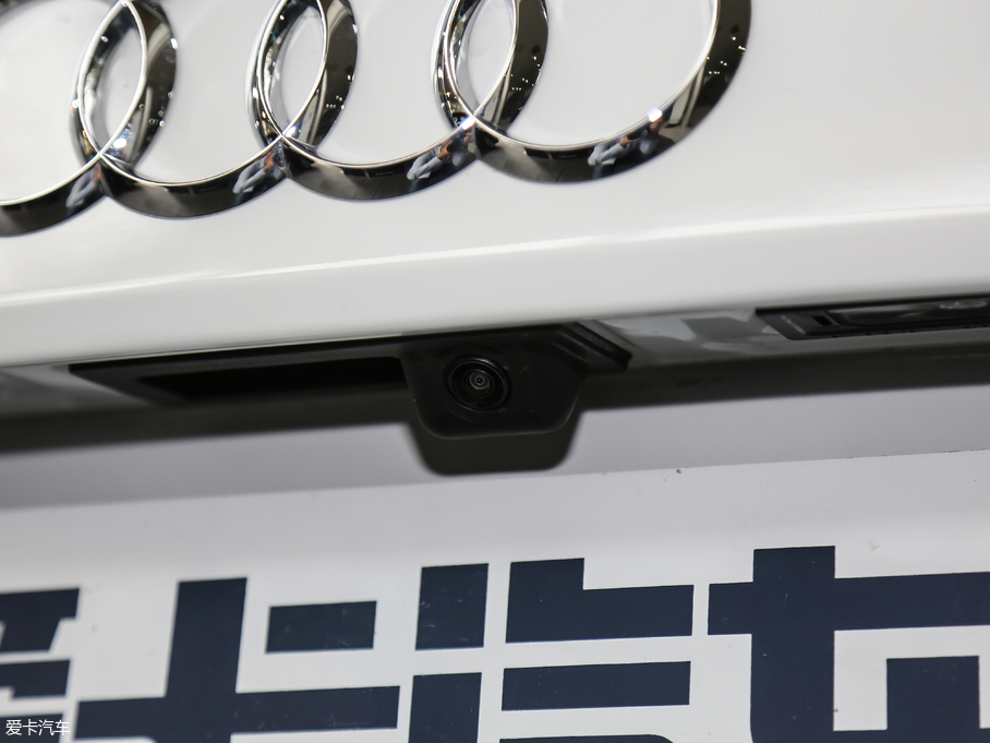 2018��W��A3 30����� Sportback 40 TFSI�\����