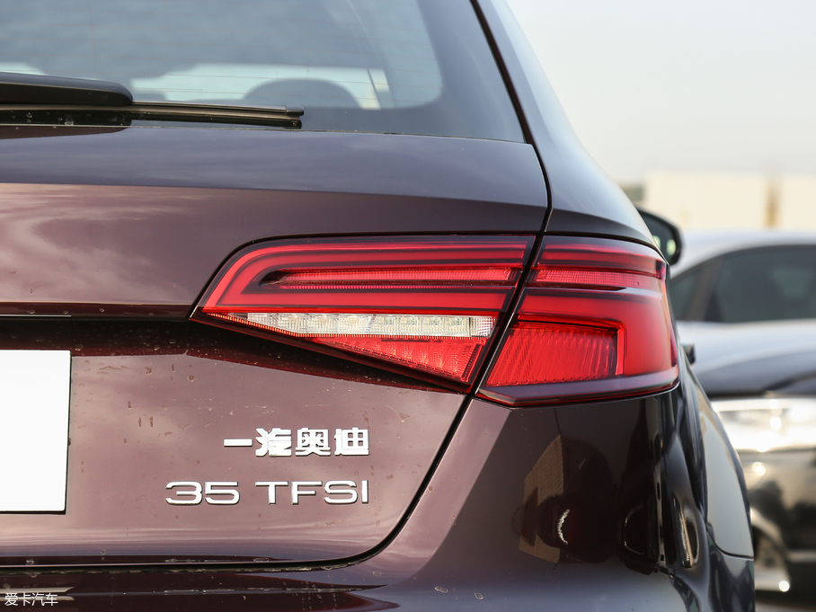 2018WA3 30 Sportback 35 TFSIL