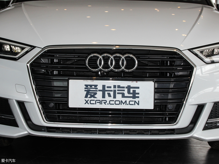 2018��W��A3 30����� Sportback 35 TFSI�\����