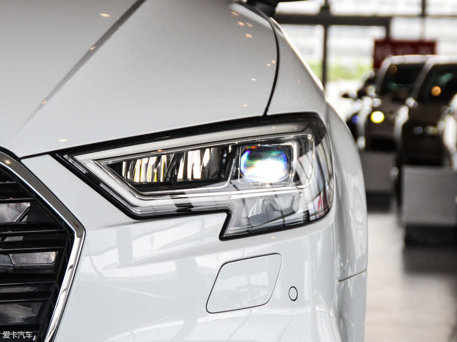 2018��?yu��n)W��A3 30����� Sportback 35 TFSI�\(y��n)��(d��ng)��