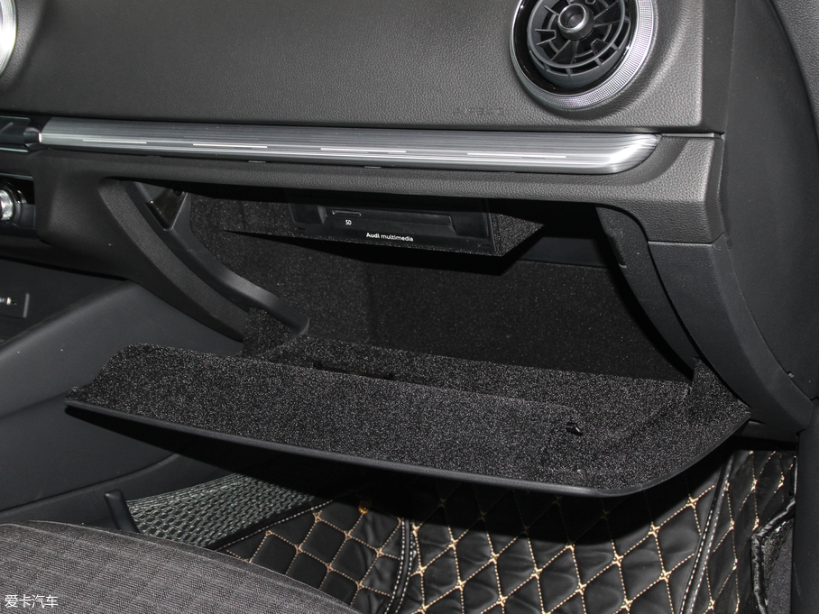 2018��W��A3 30����� Sportback 35 TFSI�\(y��n)����