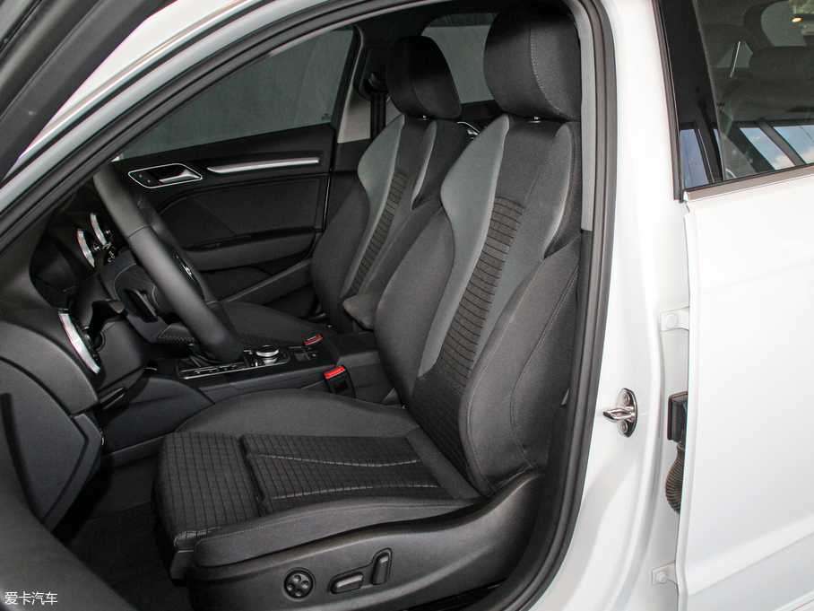 2018��?yu��n)W��A3 30����� Sportback 35 TFSI�\(y��n)��(d��ng)��