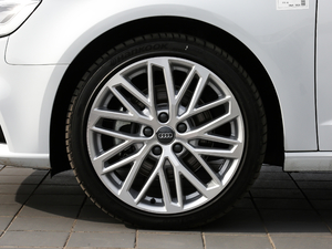 201830 Sportback 40 TFSIL ݆Ȧ