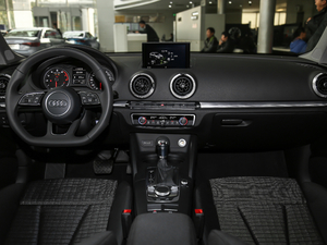 201830 Sportback 40 TFSI\ п_