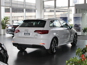 201830 Sportback 35 TFSI\ w^