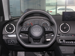 201830 Sportback 35 TFSI\ P