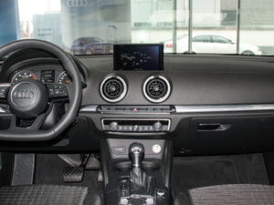 201830 Sportback 35 TFSI\ п_