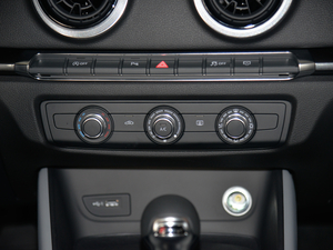 201830 Sportback 35 TFSIr {{