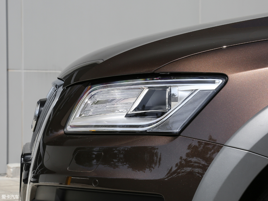 2018WQ5 ذ 40 TFSI g