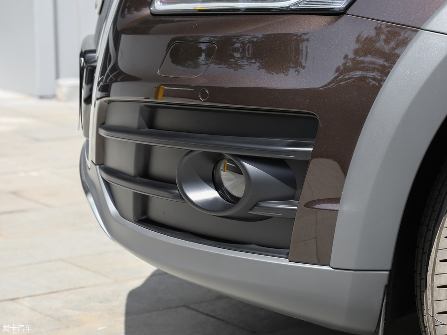 2018WQ5 ذ 40 TFSI g