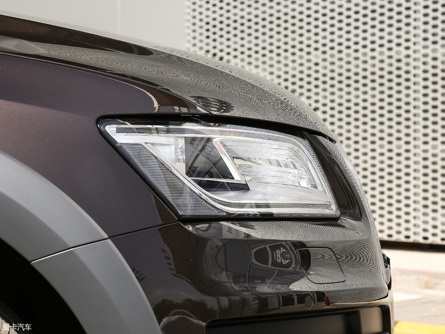 2018WQ5 ذ 40 TFSI g