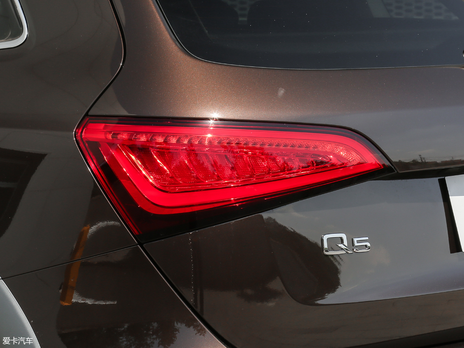 2018WQ5 ذ 40 TFSI g