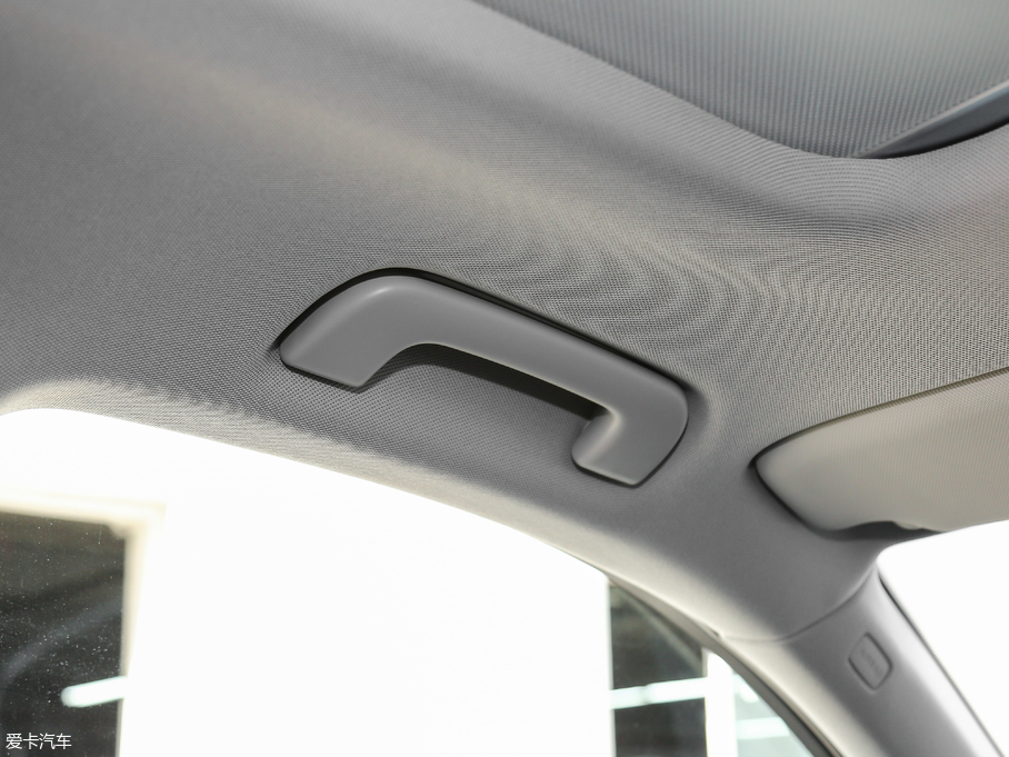 2018WQ5 ذ 40 TFSI g