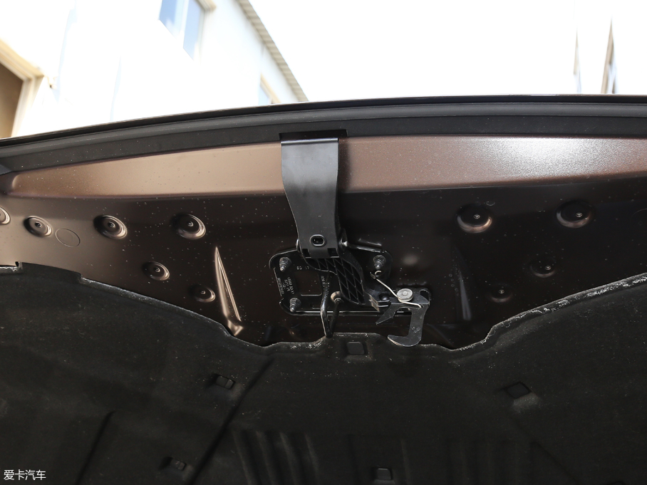 2018WQ5 ذ 40 TFSI g(sh)