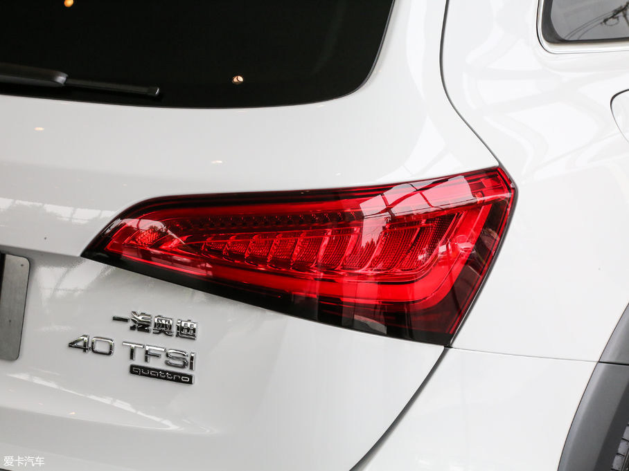 2018WQ5 ذ 40 TFSI g