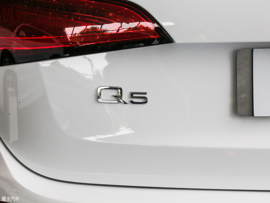 2018WQ5 ذ 40 TFSI g