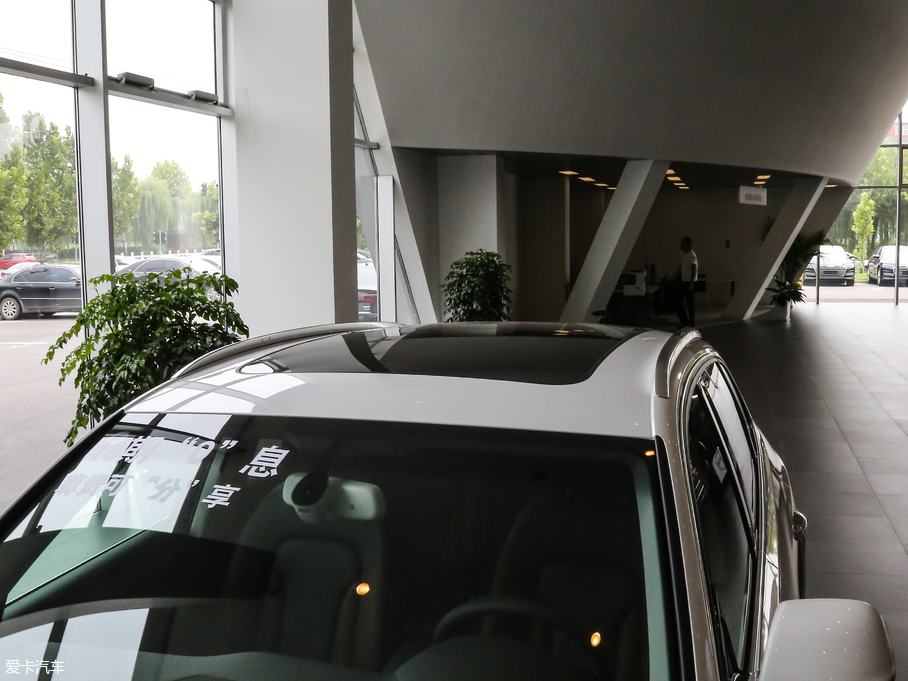 2018WQ5 ذ 40 TFSI g