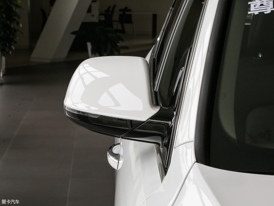 2018WQ5 ذ 40 TFSI g