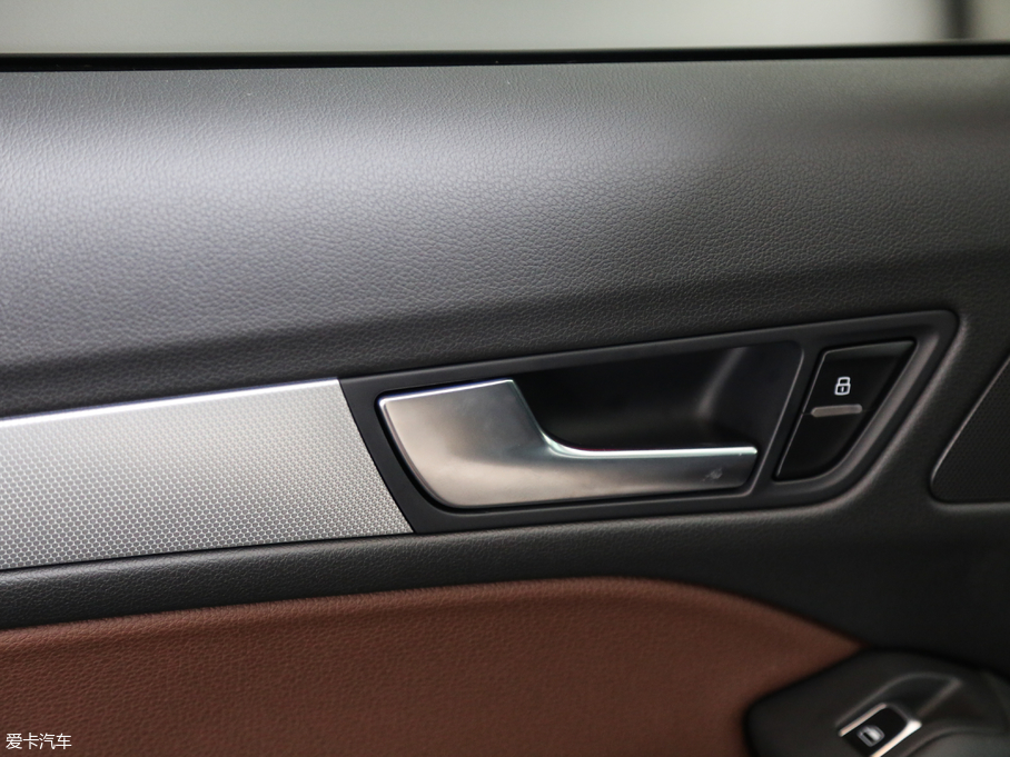 2018WQ5 ذ 40 TFSI g(sh)