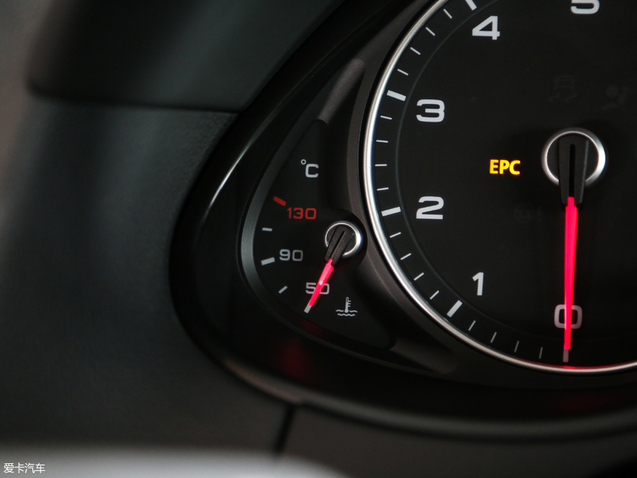 2018WQ5 ذ 40 TFSI g(sh)