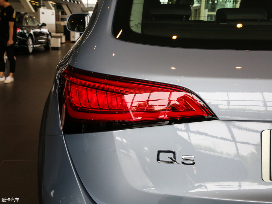 2018WQ5 ذ 40 TFSI g