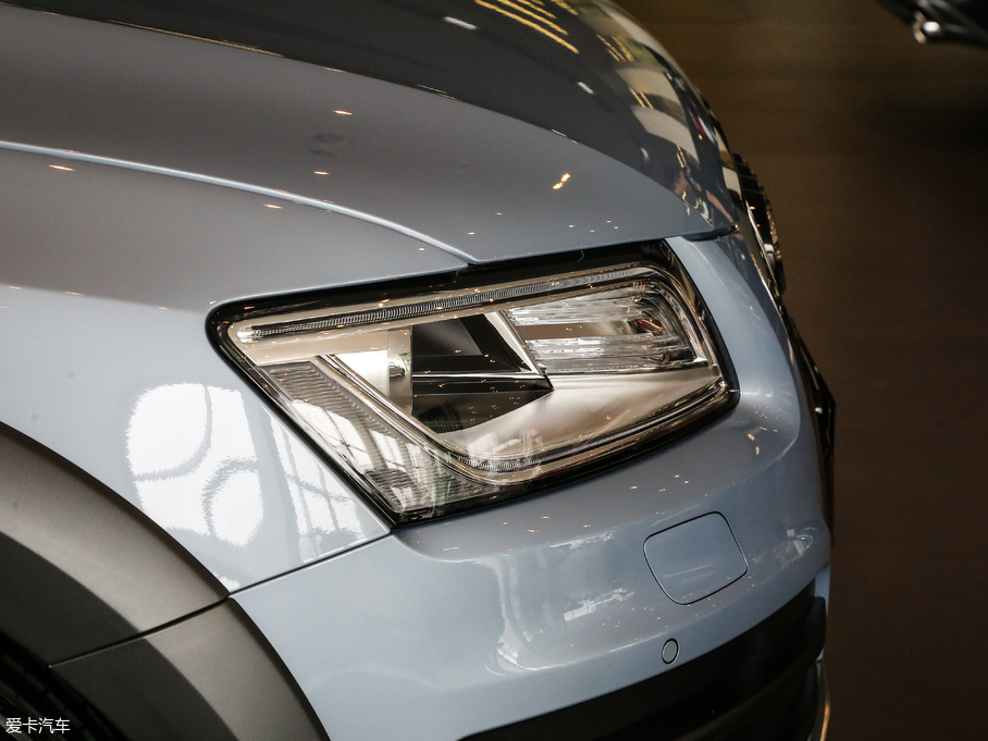 2018WQ5 ذ 40 TFSI g(sh)